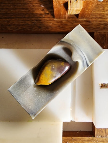 Mookaite Sandalwood & Lime Handmade Soap